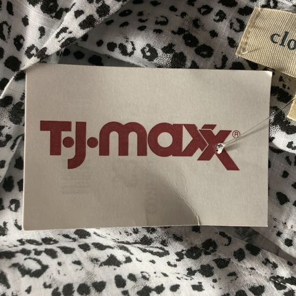 Anthropologie Cloth & Stone Small Black/White Key Hole Neckline Curved Hem Top - Picture 5 of 7